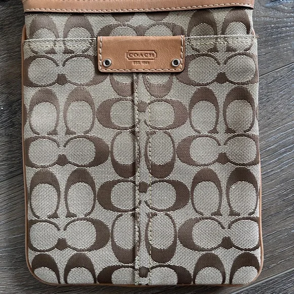 Coach satchel - Picture 1 of 2